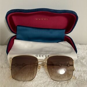 Oversized frame sunglasses